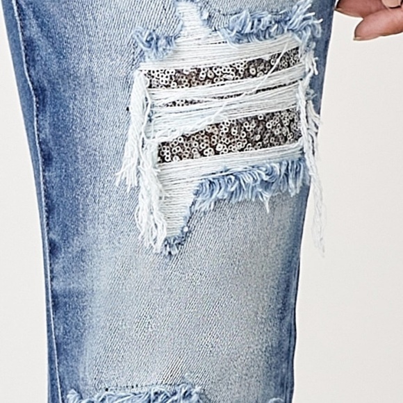 Mid-Rise Sequins Patched Jeans - Picture 6 of 6